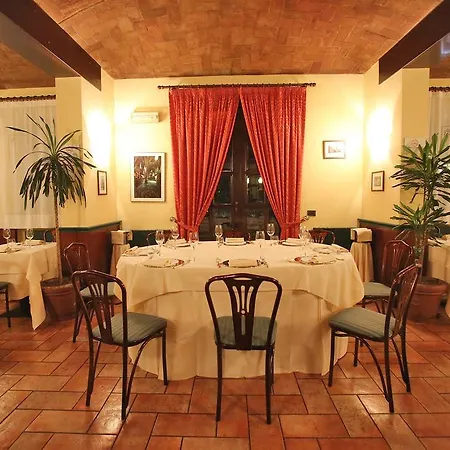 Le Hotel