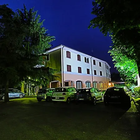 酒店 勒维尔酒店