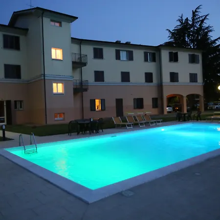 Hotel Le Ville Hotel 4*