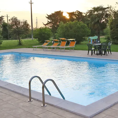 Hotel Le Ville Hotel 4*