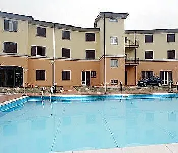 Ξενοδοχείο Le 4*